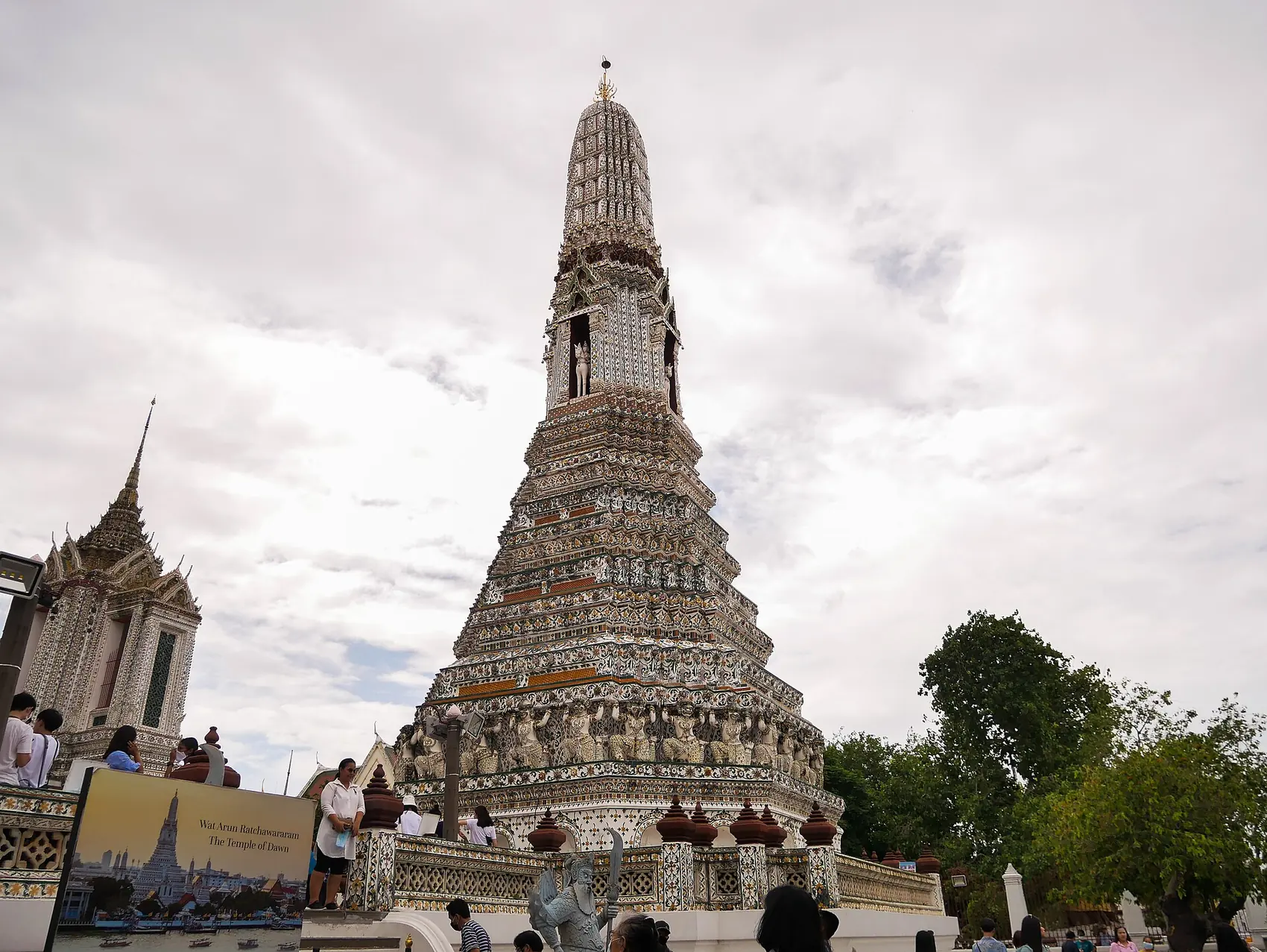 Wat Arun, le temple de l’Aube, au bord du Chao Phraya à Bangkok